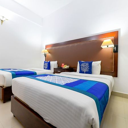 Oyo 7188 Ajantha Regency Hotel Kochi Exterior photo