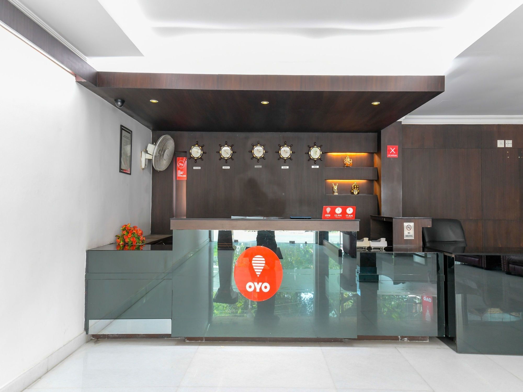 Oyo 7188 Ajantha Regency Hotel Kochi Exterior photo