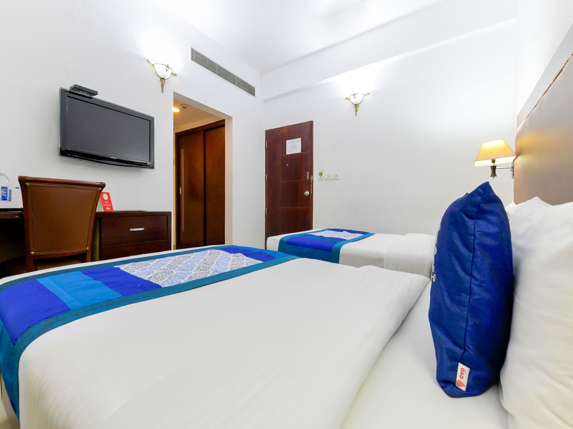 Oyo 7188 Ajantha Regency Hotel Kochi Exterior photo